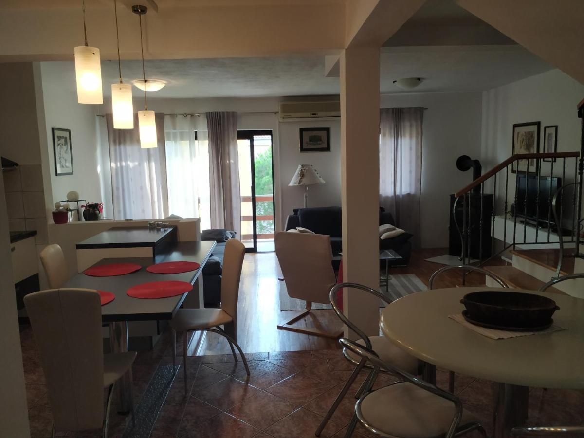Apartmani Deleut Novi Vinodolski Exterior photo